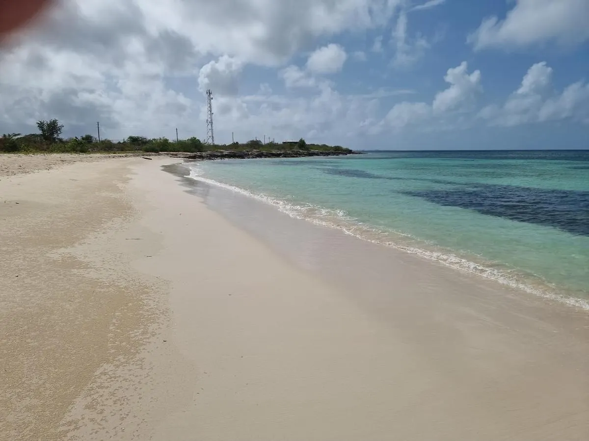 Comfortable 1-Bed Cottage In Codrington Barbuda 0*,